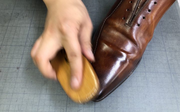 革靴のケアの仕方【コロニルとコロンブスの仕上がりの違い】