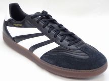 アディダス[サッカー]  PREDATOR FREESTYLE ID3833