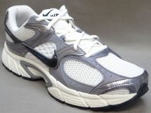 ナイキ V5 RNR HJ5228-009