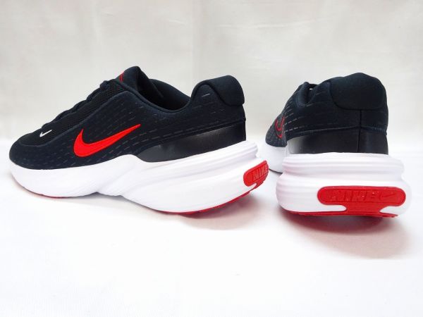 ナイキ アップリフトSC IB2765-006