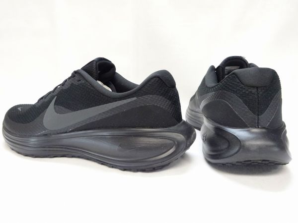 ナイキ レボリューション 8 HJ9198-002