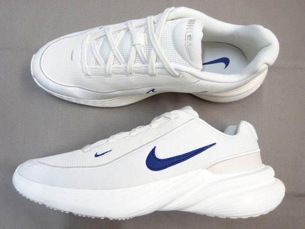 ナイキ アップリフトSC IB2765-011