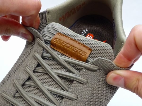 スケッチャーズ ARCH FIT GARZA-OCTAVIOUS 205700-KHK