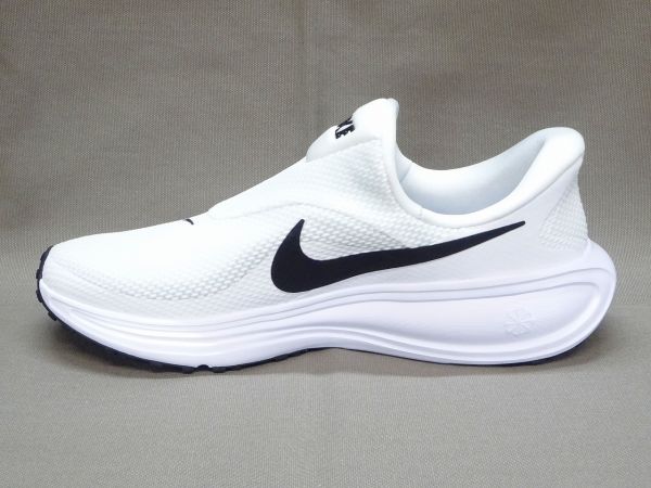 ナイキ レボリューション 8 EASYON HQ2414-100