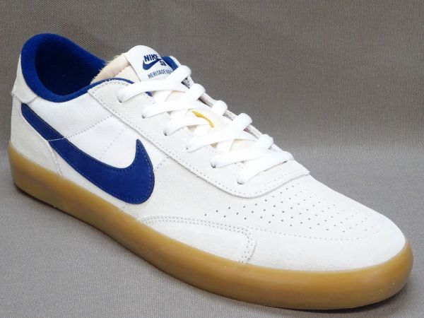 ナイキ SBヘリテージVULC CD5010-102
