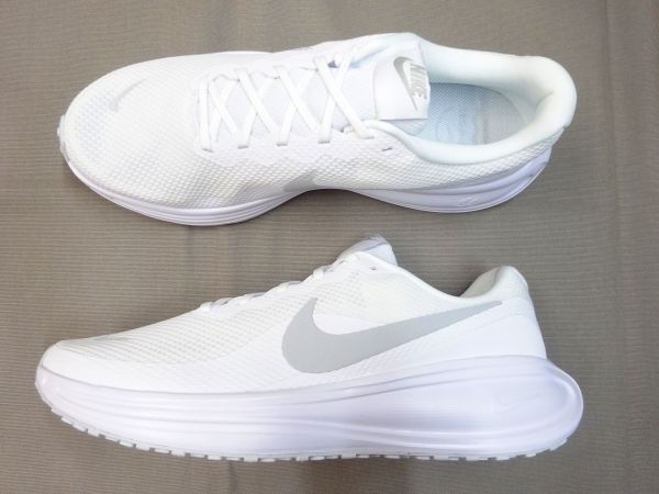 ナイキ レボリューション 8 HJ9198-100