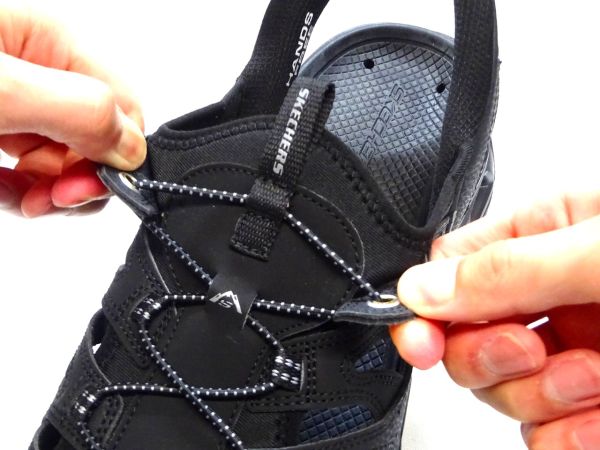 スケッチャーズ GLIDE-STEP TRAIL SANDAL 237473-BBK