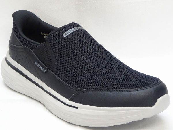 スケッチャーズ NEVAPPO SPARROW 211335-BLK