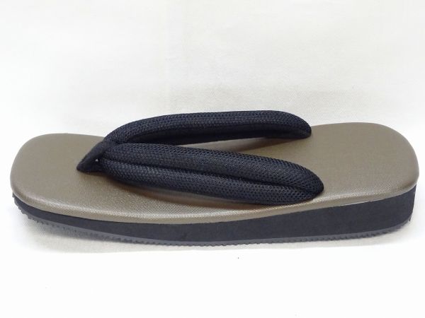 信貴 雪駄 黒アメ底 STK18 3L（9寸5分）