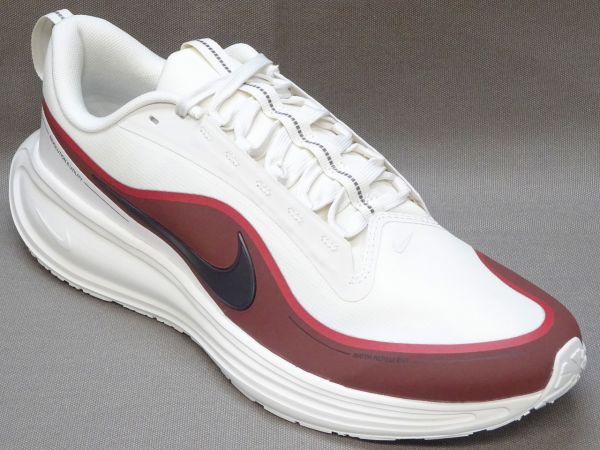 ナイキ レボリューション 8 UTILITY IR0890-002