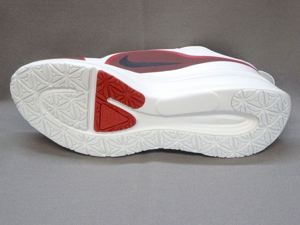 ナイキ レボリューション 8 UTILITY IR0890-002