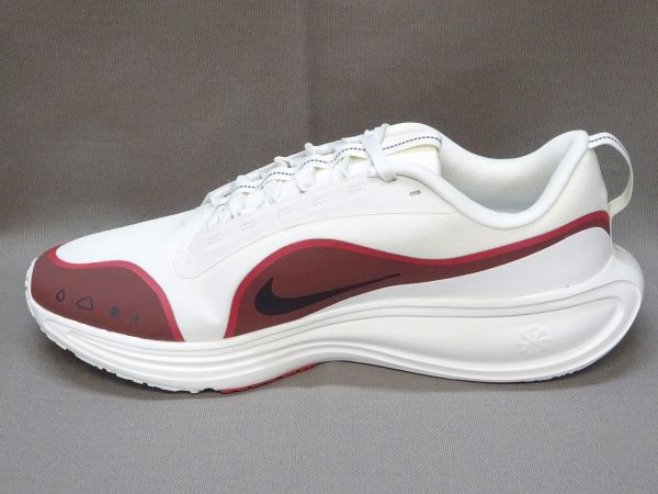 ナイキ レボリューション 8 UTILITY IR0890-002