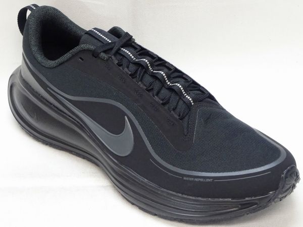 ナイキ レボリューション 8 UTILITY IR0890-001