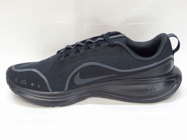 ナイキ レボリューション 8 UTILITY IR0890-001