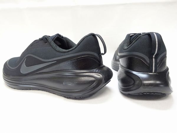 ナイキ レボリューション 8 UTILITY IR0890-001